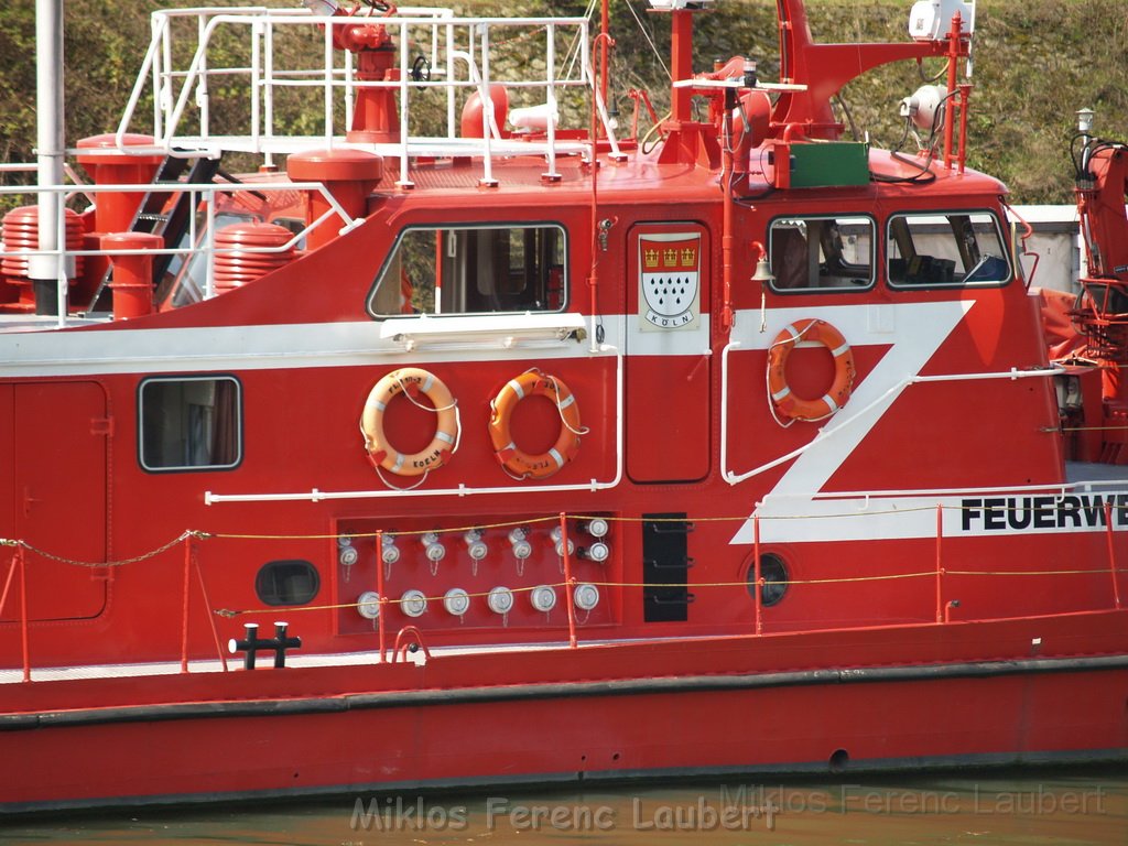 Feuerloeschboot 10-2   P183.JPG